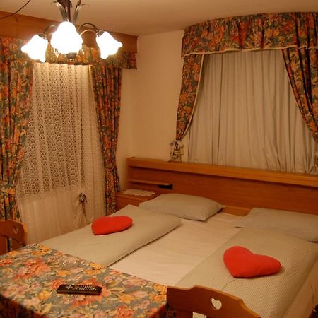 Albergo Genziana サン・ヴィジリオ・ディ・マレッベ エクステリア 写真